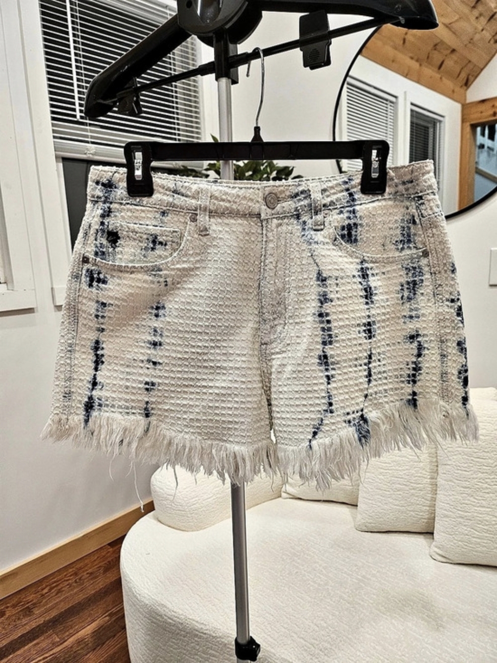 KanCan Tie-Dye Jean Shorts Size L Like New